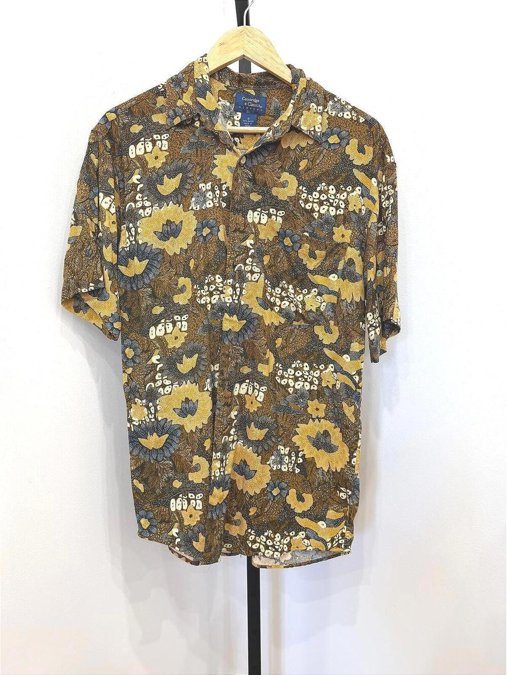 Cambridge Classics Small  Men's Short Sleeve Floral Button-Up Shirt